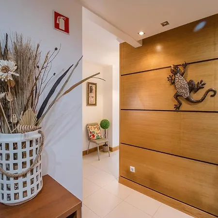 Farol Place 纳扎雷